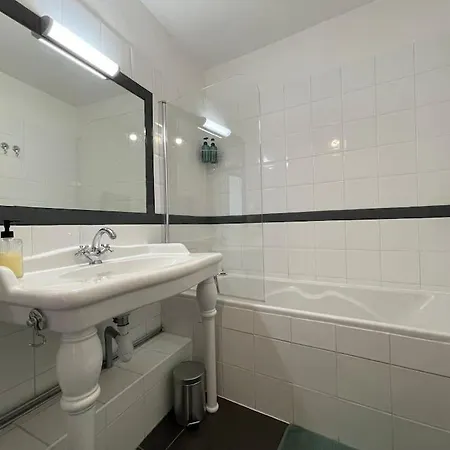 L'appartement Tomey Avec Parking Apartment *
