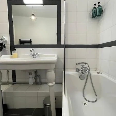 L'appartement Tomey Avec Parking * Καρκασόν